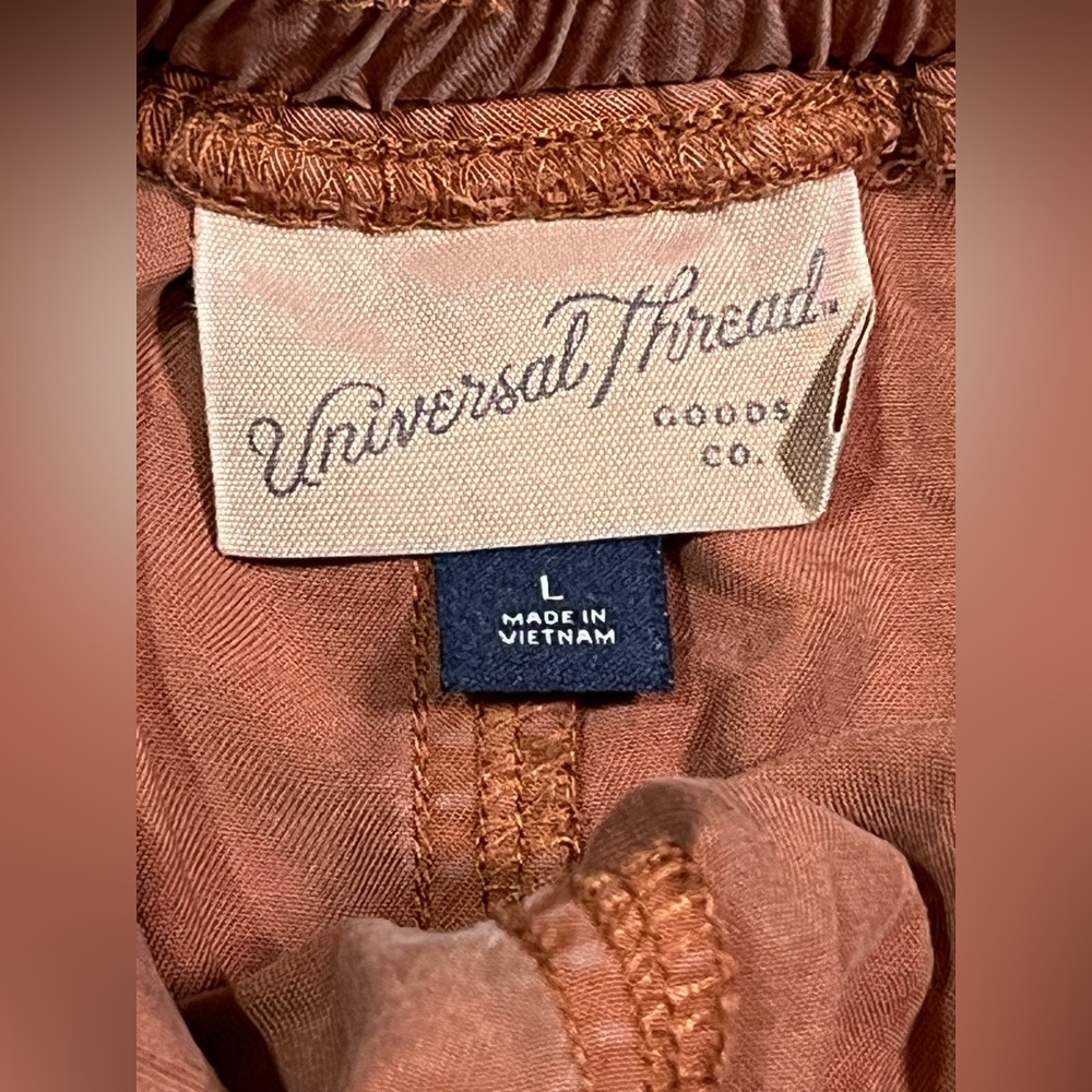 Universal Thread Rust Drawstring Cuffed Shorts - Picture 3 of 4